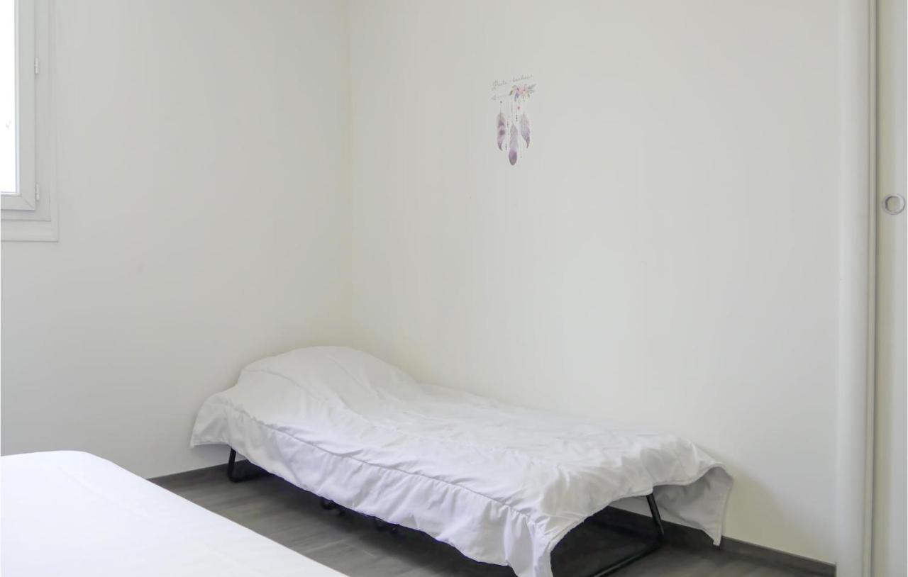 Gorgeous Apartment In Pirou With Kitchen Ngoại thất bức ảnh
